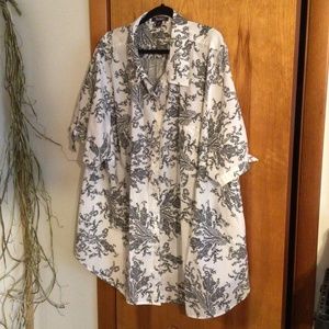 Roaman’s Black and White Button Blouse